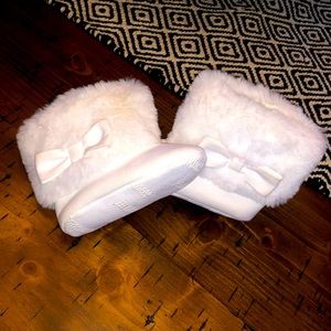 New!!! Baby girl fur boots